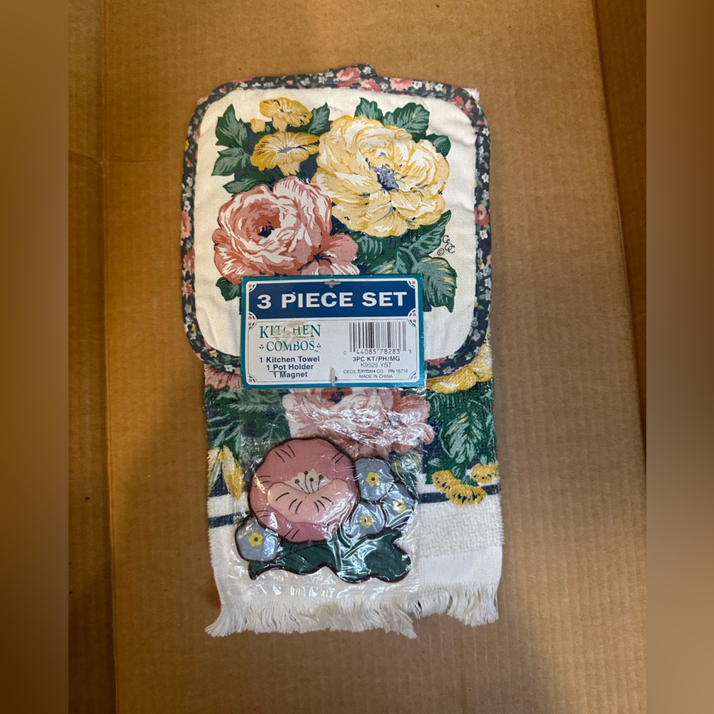 Vintage 3 Piece Floral Kitchen Set